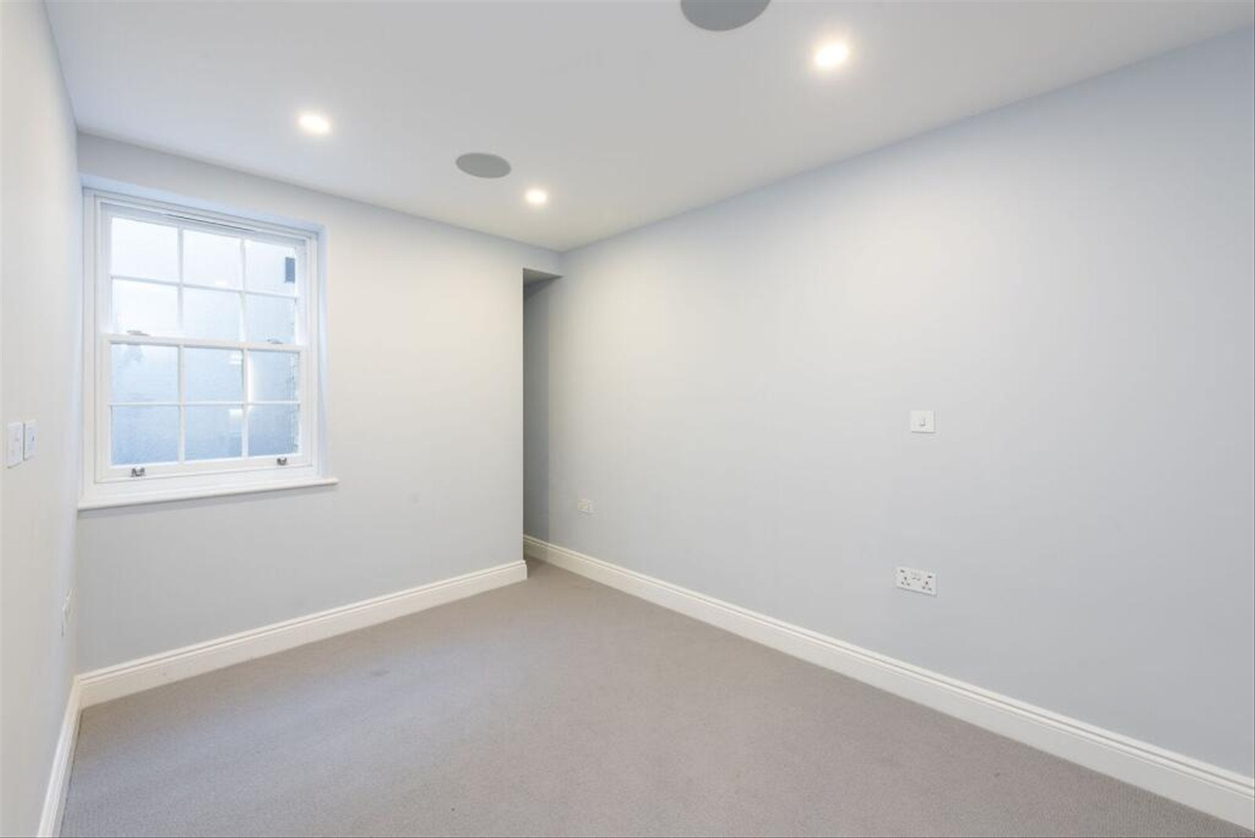 Flat Sefton Street in Greater London