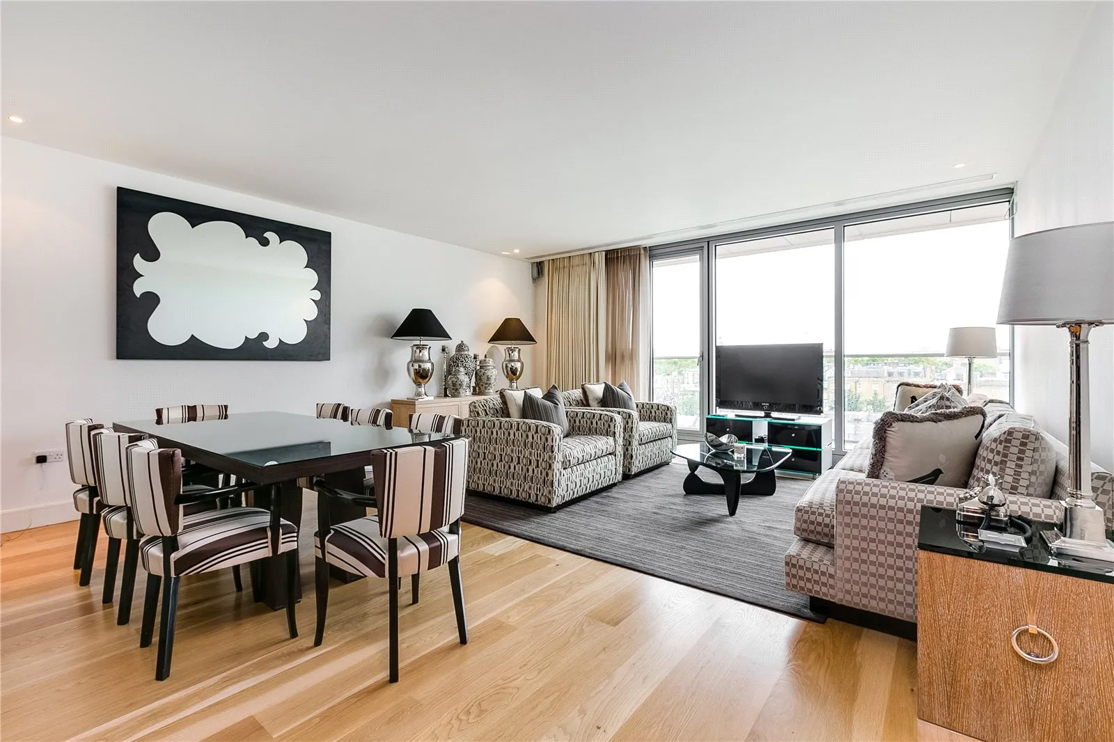 Flat Knightsbridge in City of Westminster