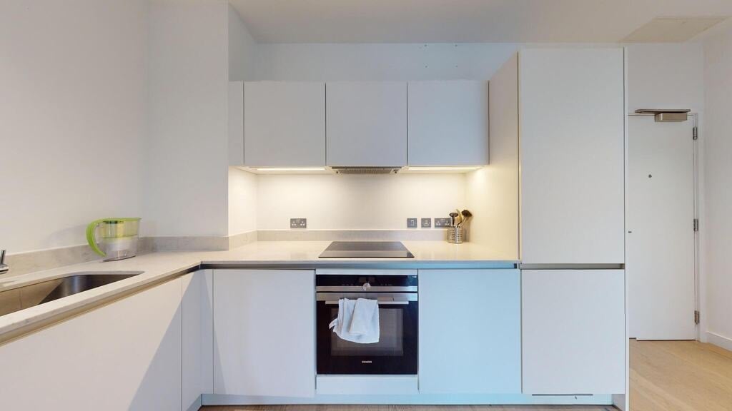 Flat Highgate Hill in Greater London