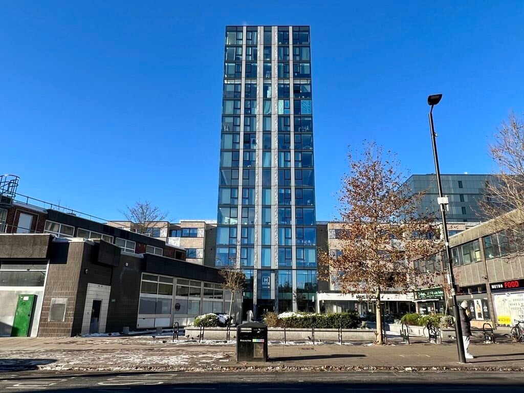 Flat Highgate Hill in Greater London