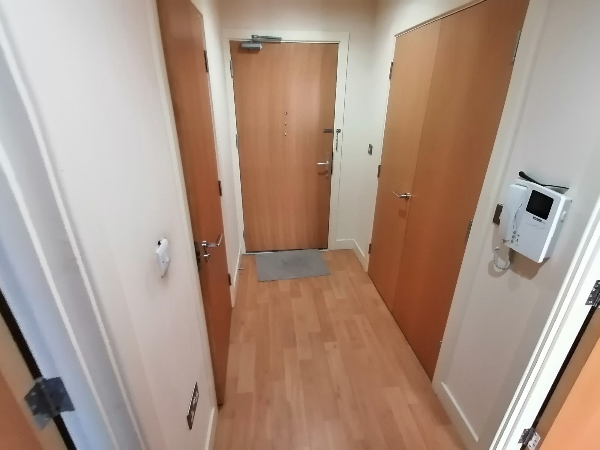 Flat Juniper Court in London