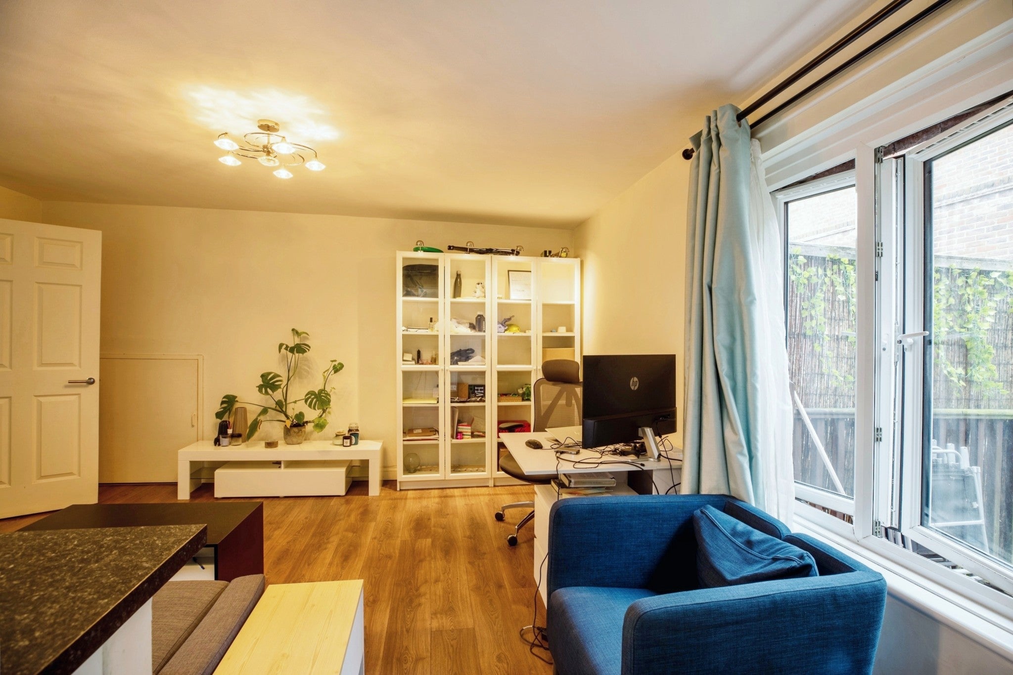 Flat Raymouth Road in Greater London