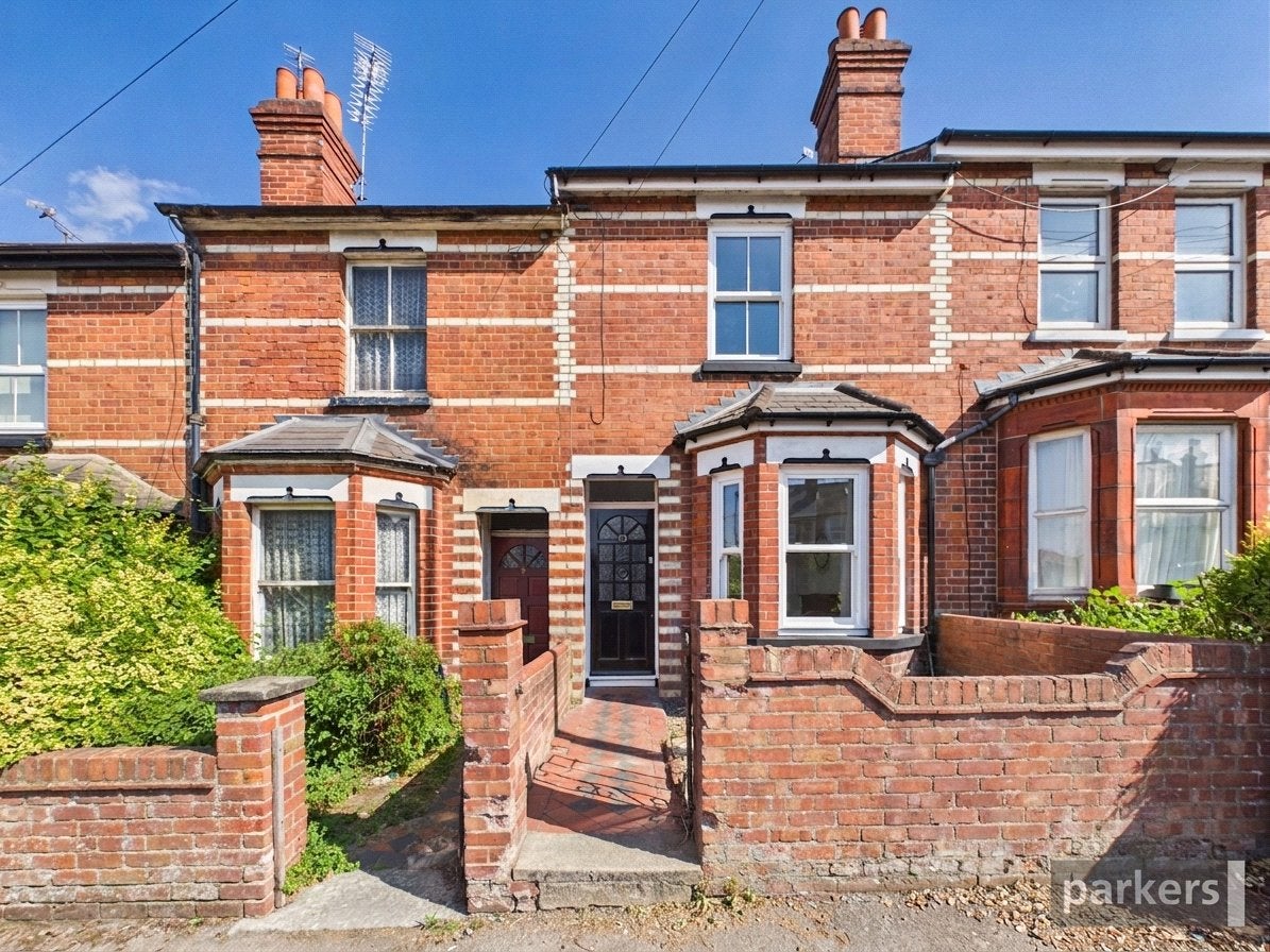 House Grovelands Road in Reading