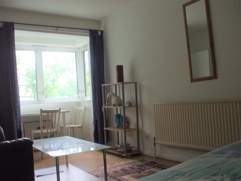 Room Tansley Close in Greater London