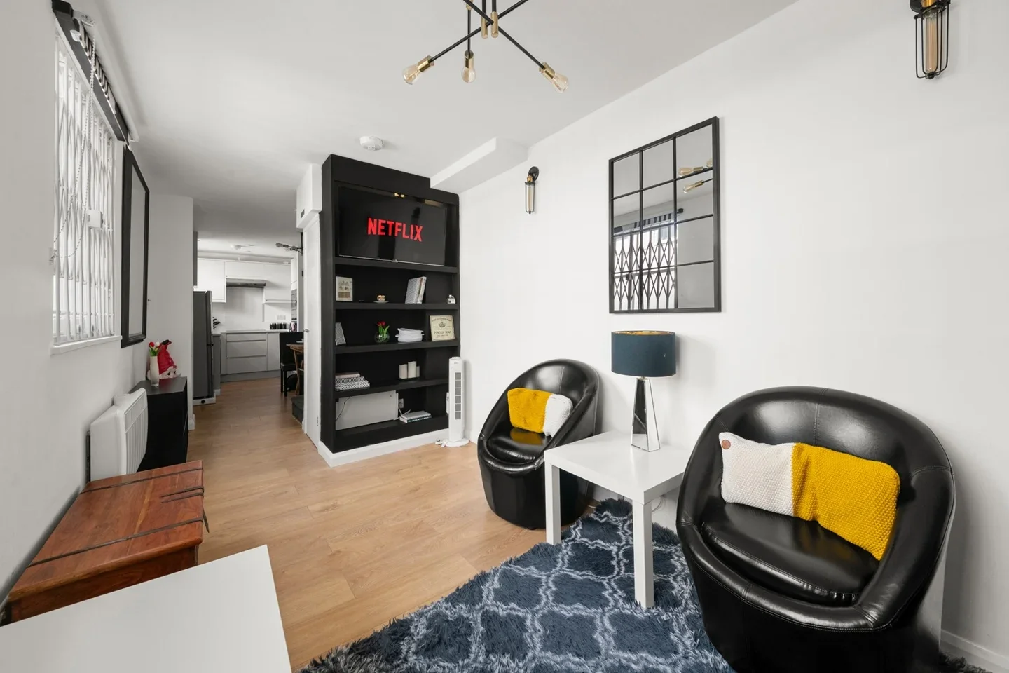 Flat London Mews in City of Westminster