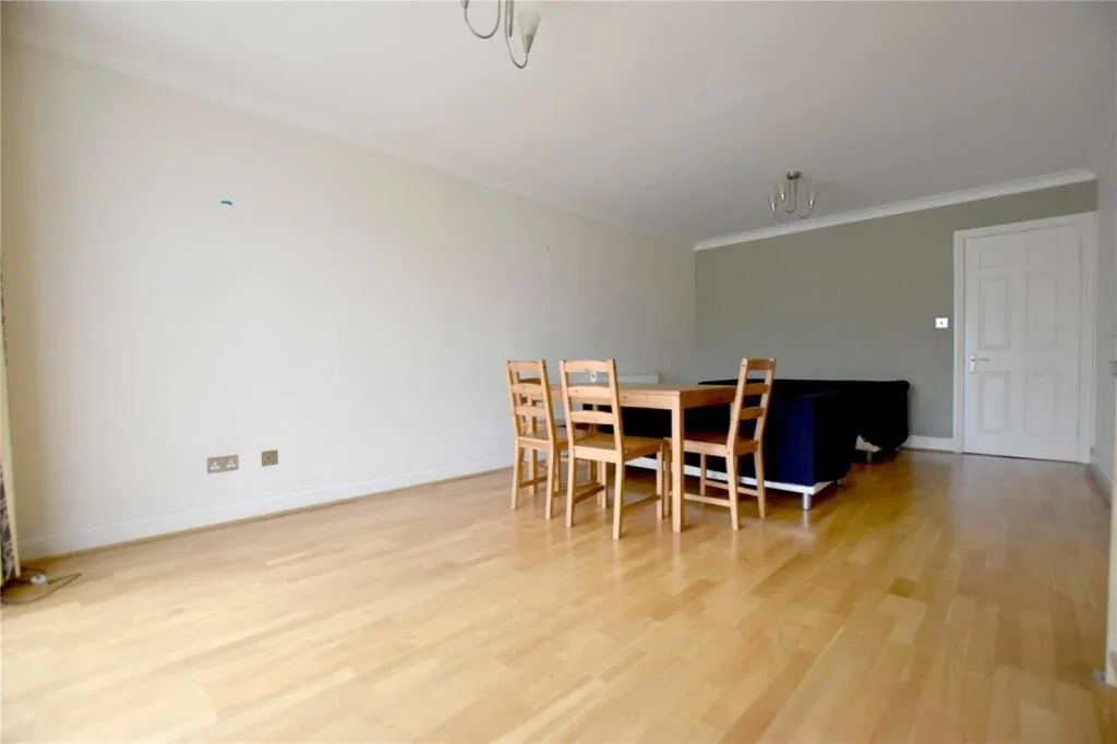 Flat Maresfield in Greater London