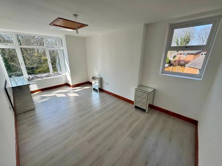 Flat Buchanan Avenue in Bloxwich
