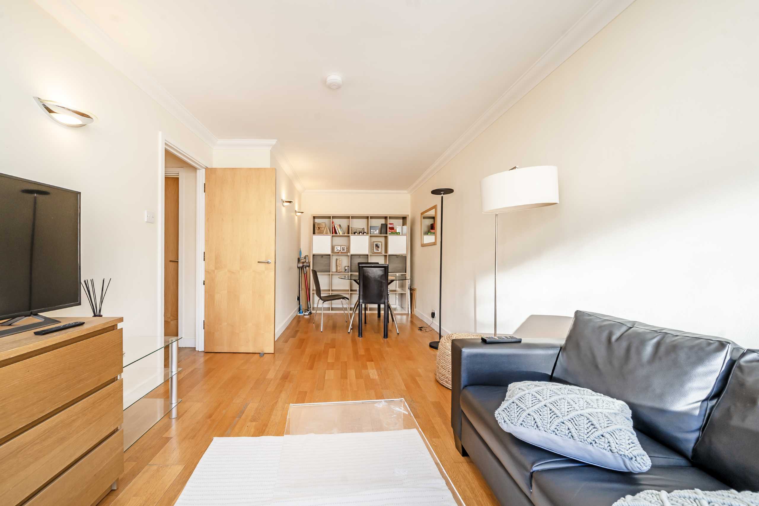 Flat Fitzroy Street in Greater London