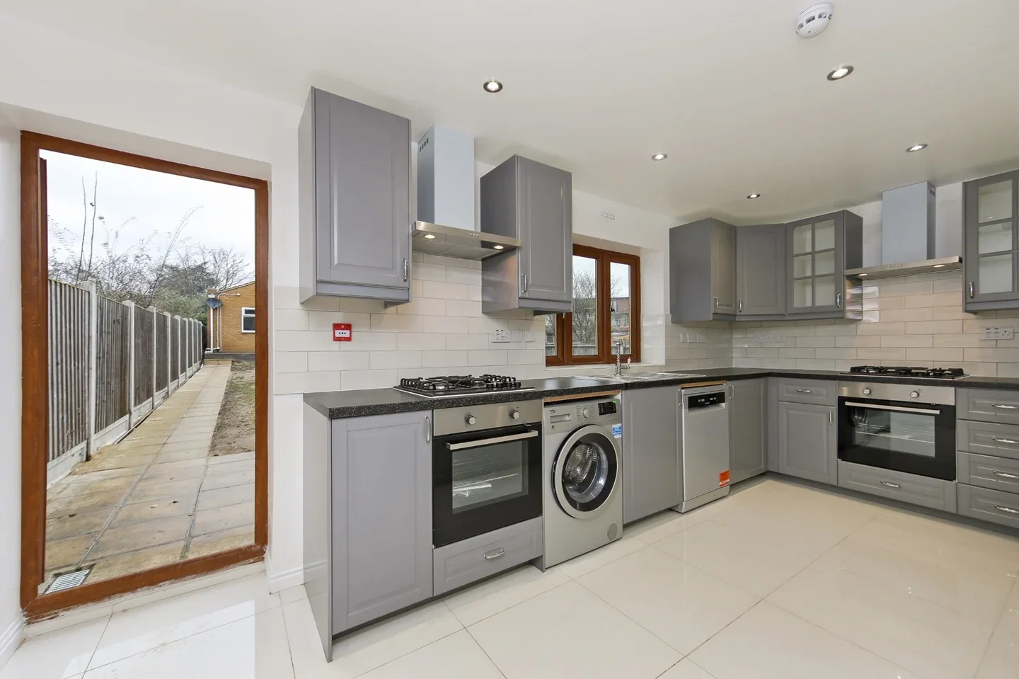 Room Eastern Avenue West in Greater London