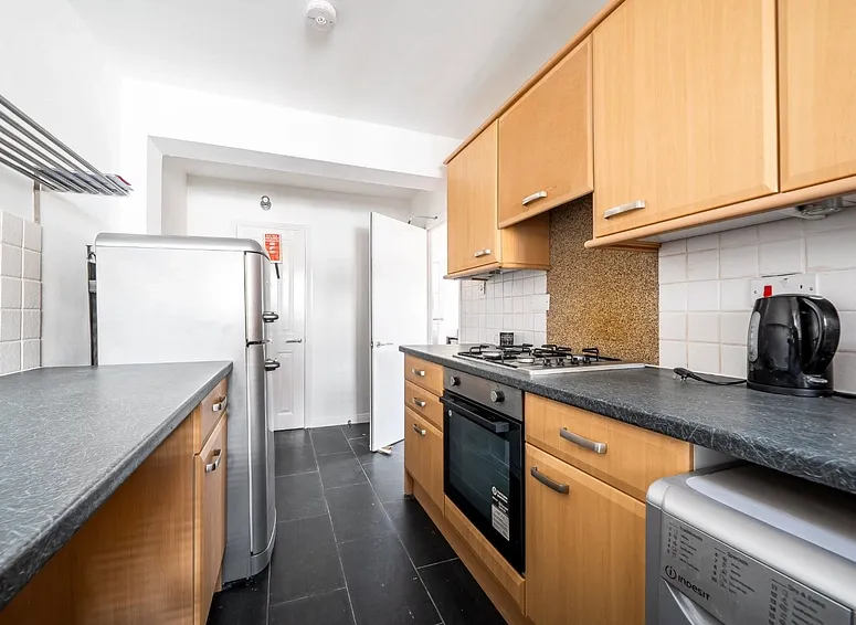 Flat Eversley Park Road in Greater London