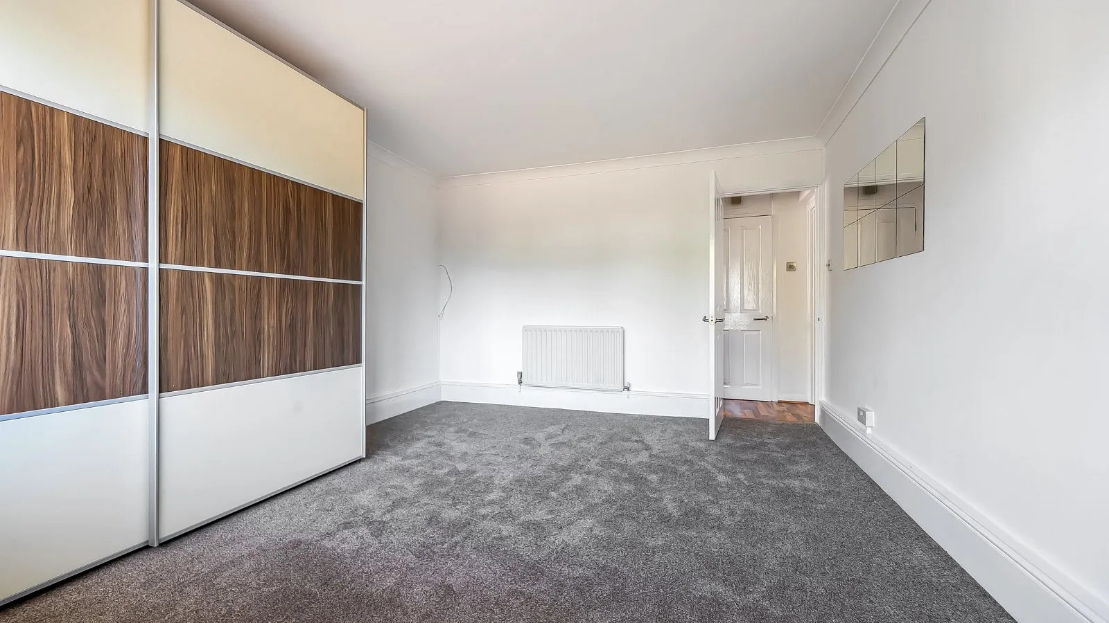 Flat Eversley Park Road in Greater London