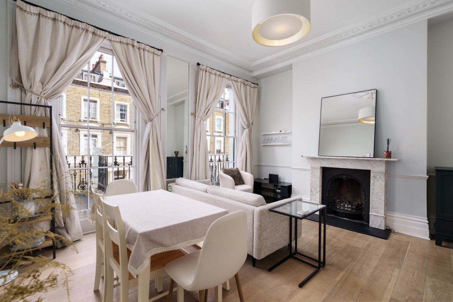 Flat Alderney Street in City of Westminster