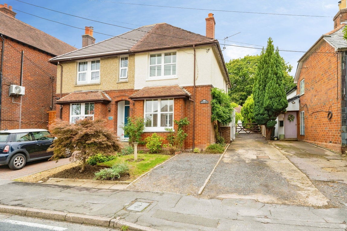 House Main Road in Winchester