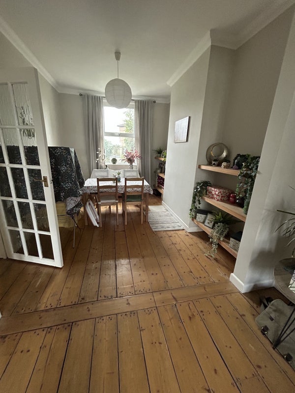 Room Parnall Road in Bristol