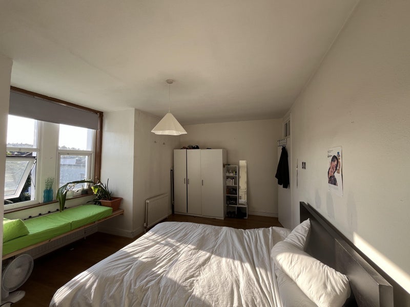 Room Green Lanes in Greater London