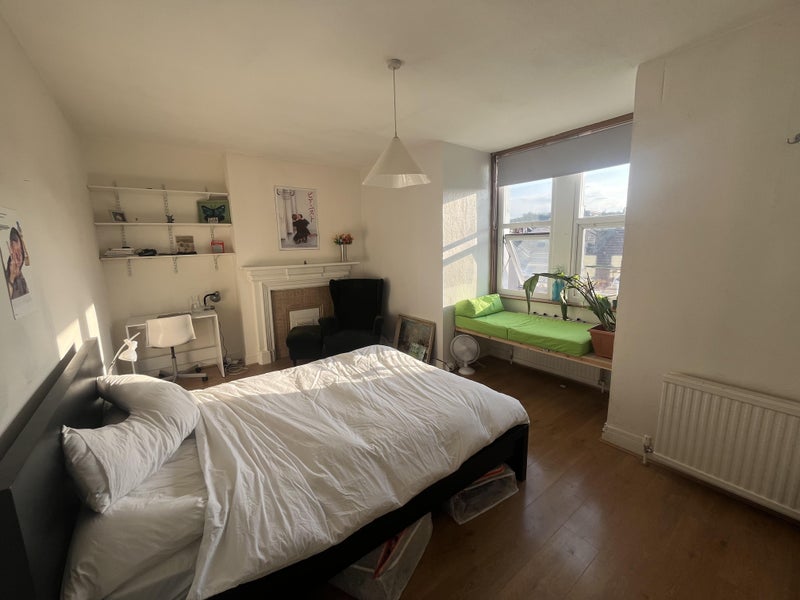 Room Green Lanes in Greater London