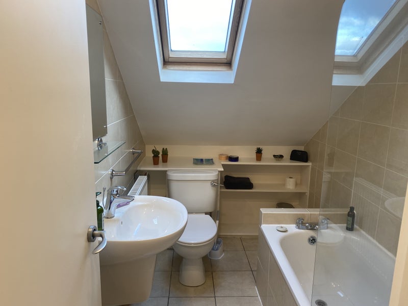Room Merton Road in Greater London