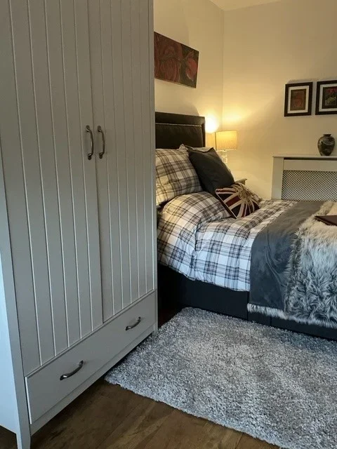Room Burnell Avenue in Greater London