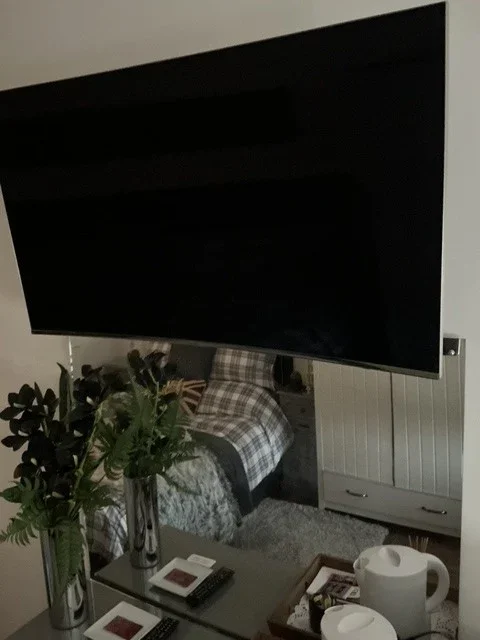 Room Burnell Avenue in Greater London
