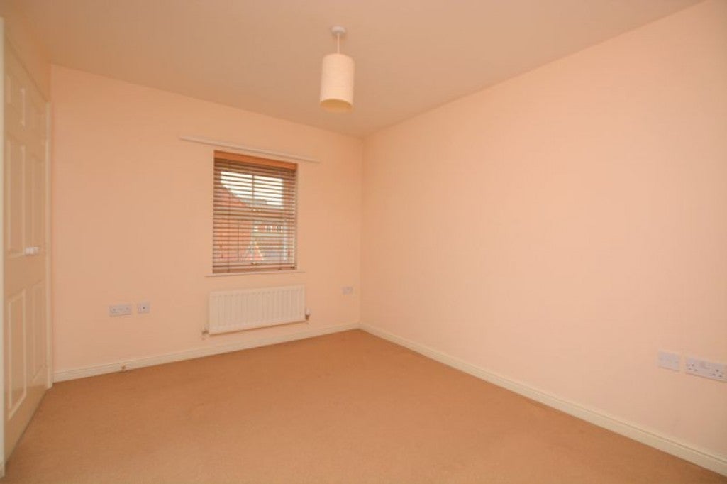 House Sharman Row in Slough