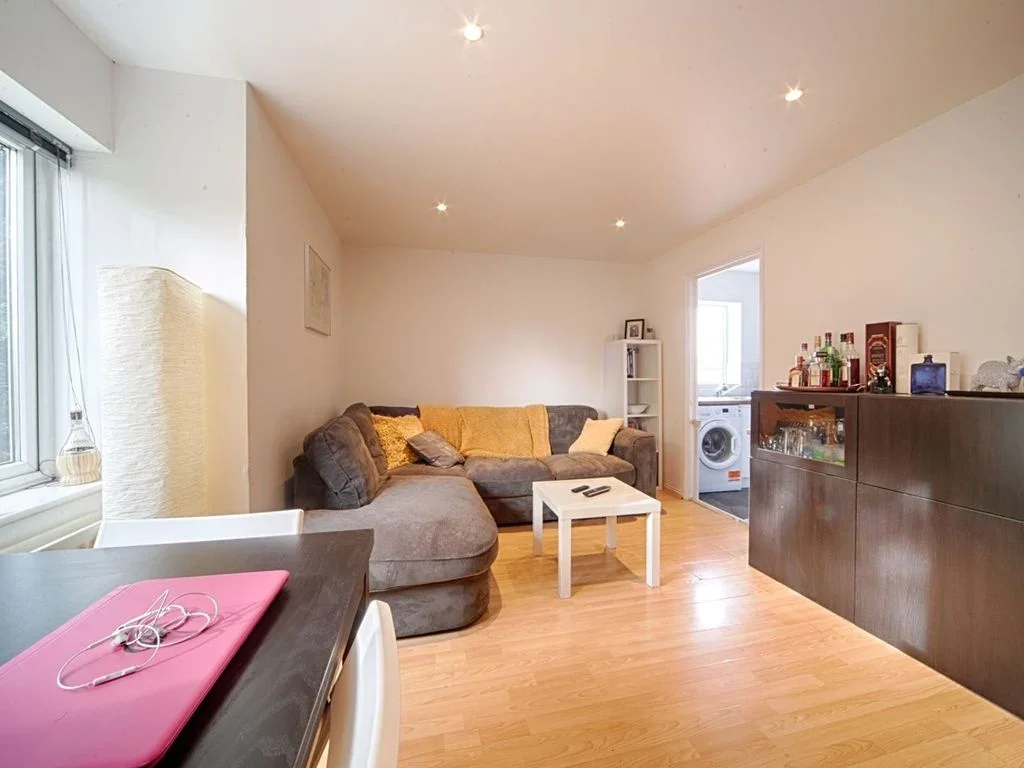 Flat Franklin Way in Greater London