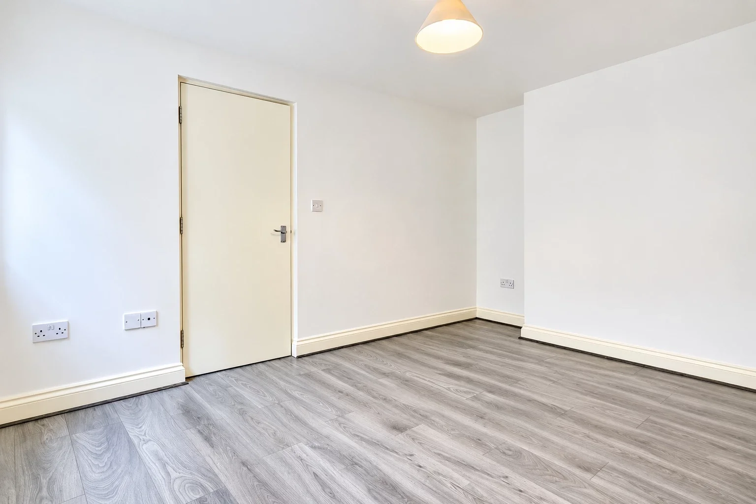 Flat Selsdon Road in Greater London