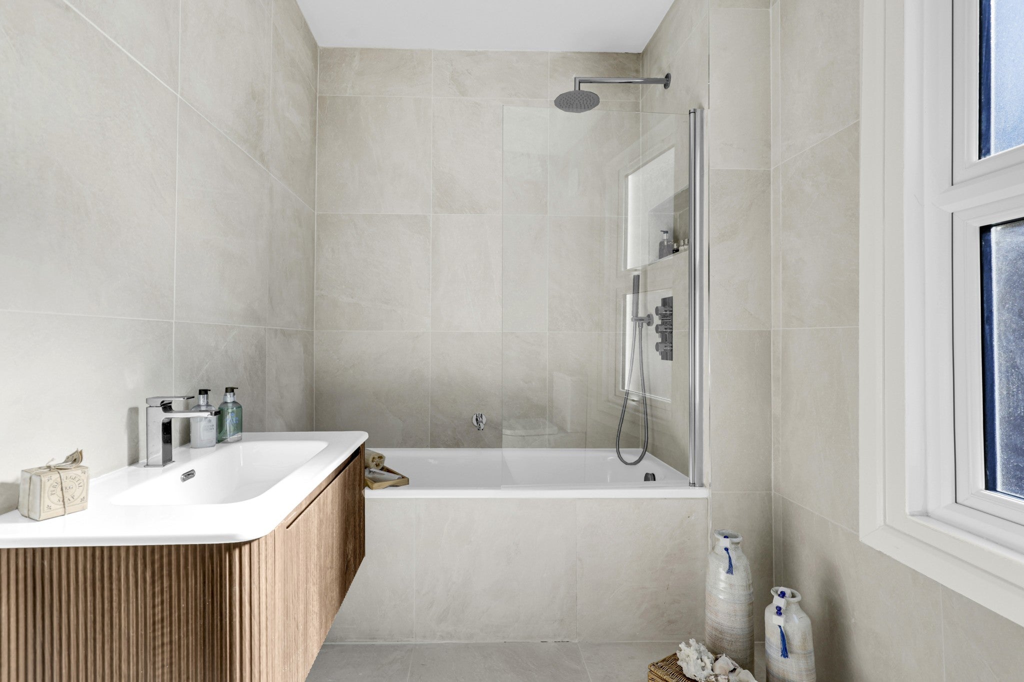 Flat Fernbrook Road in Greater London