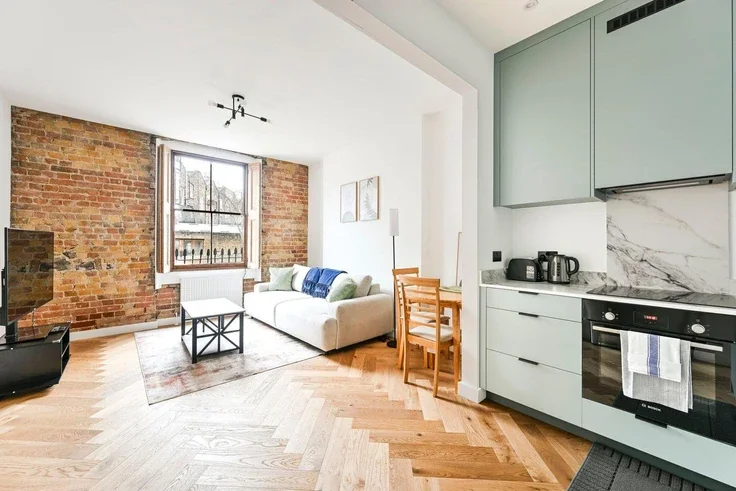 Flat Danbury Street in Greater London
