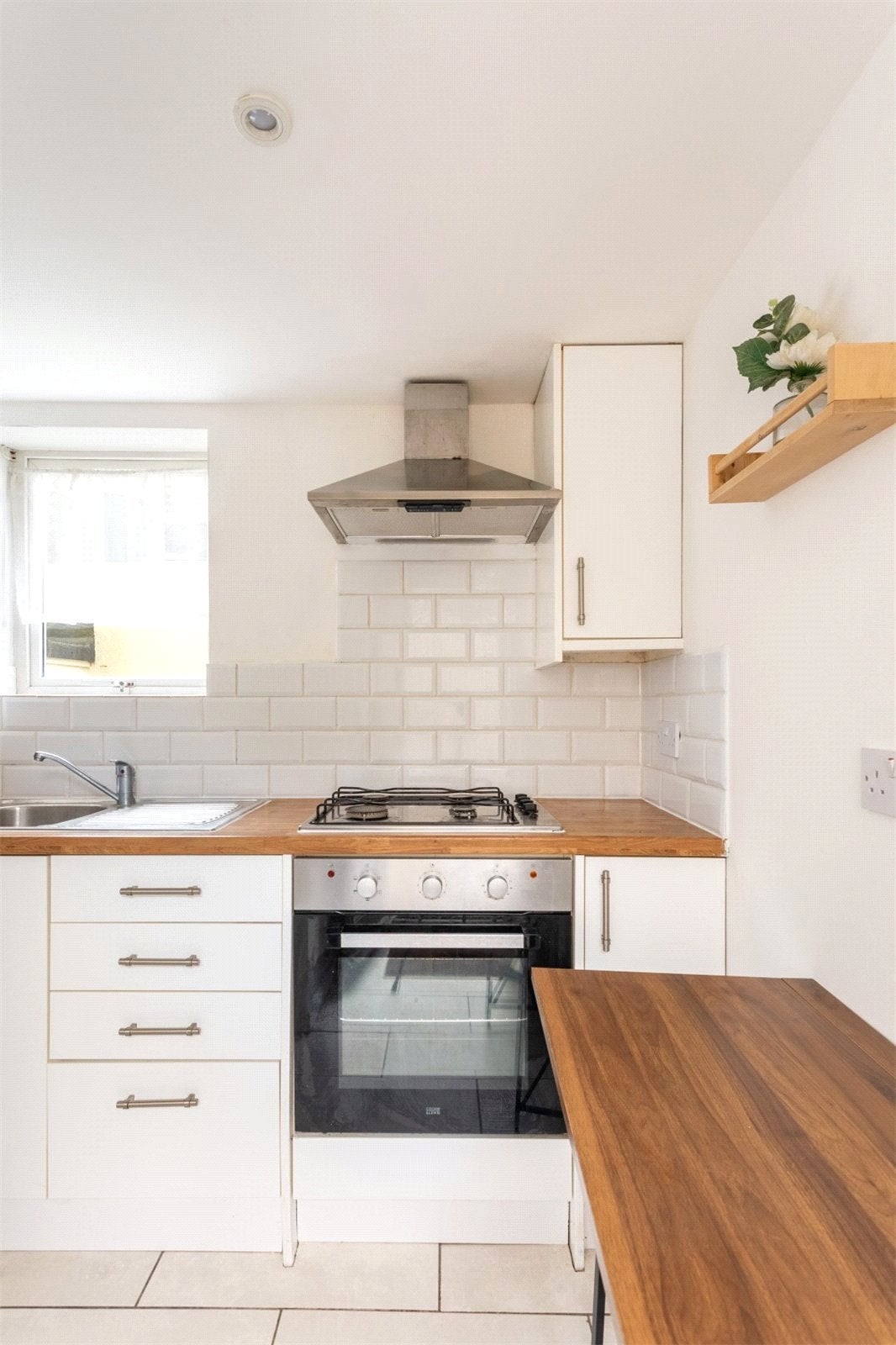 Flat Elm Grove in Brighton