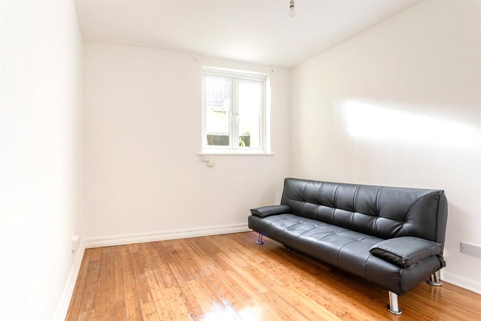 Flat Elm Grove in Brighton