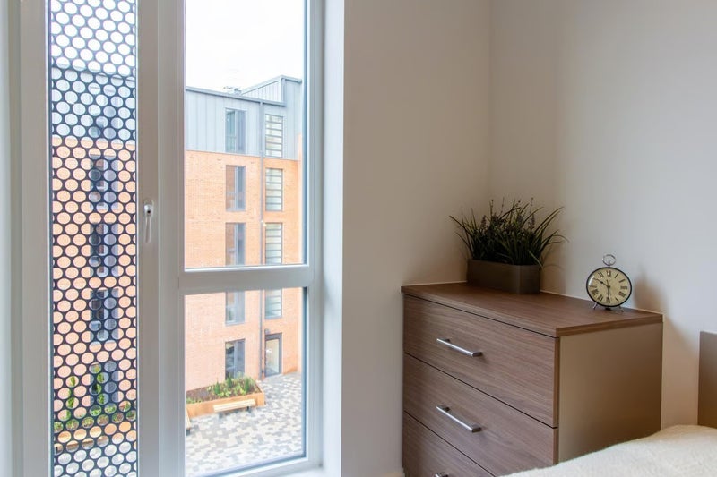 Room Silverthorne Lane in Bristol