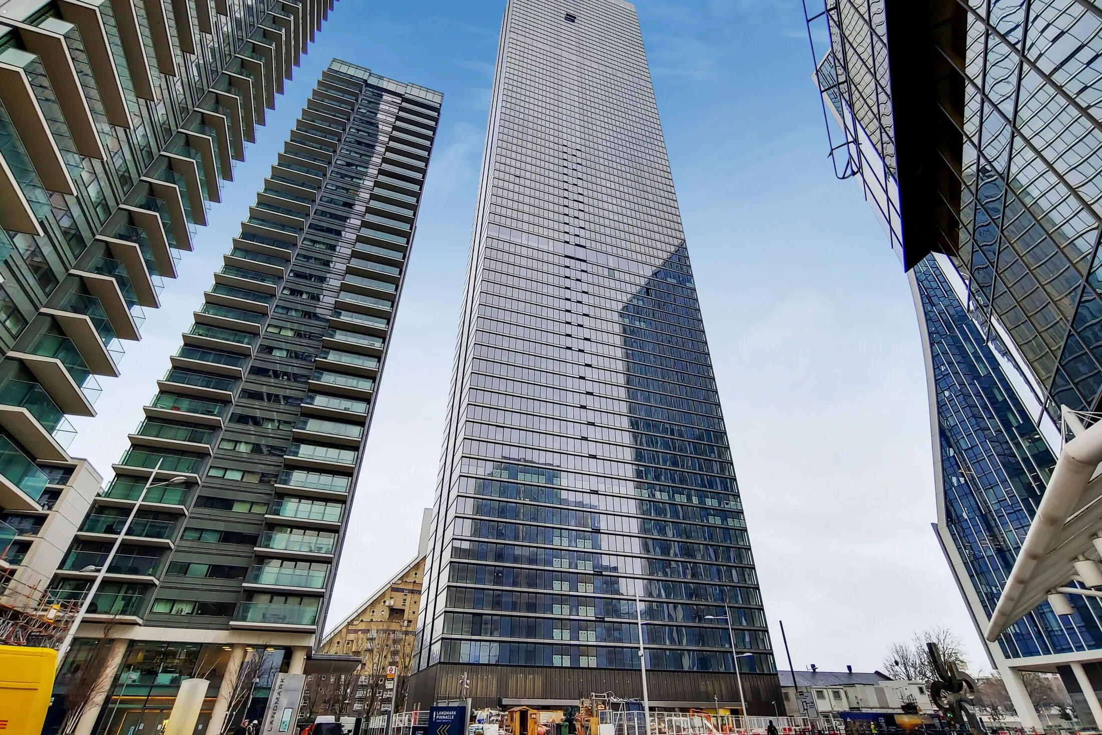 Flat Landmark Square in Greater London