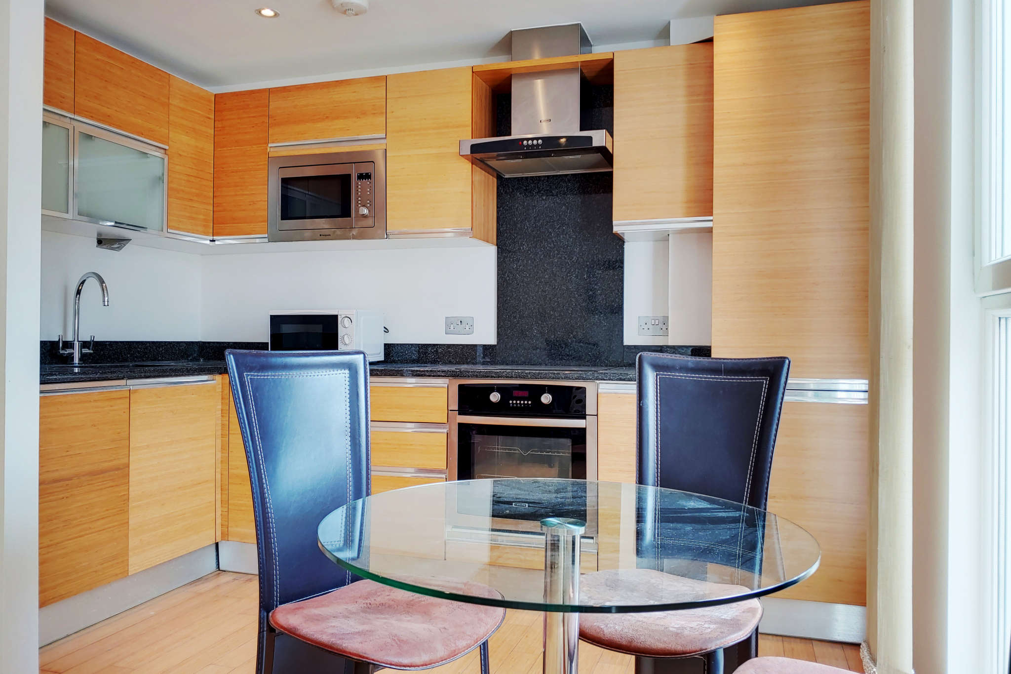 Flat Westferry Road in Greater London