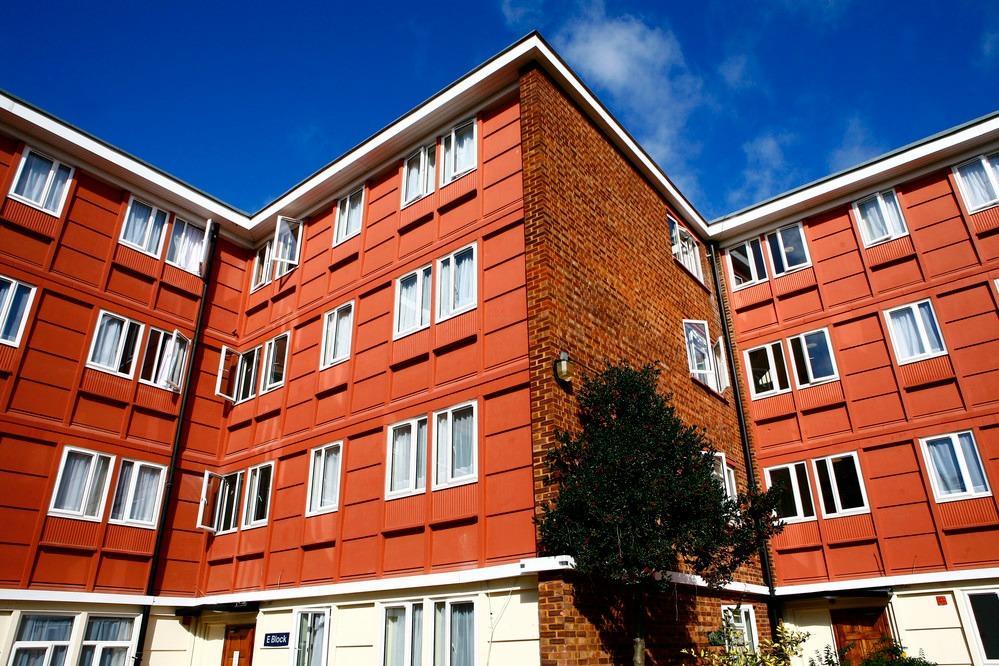 Flat Flodden Road in Greater London