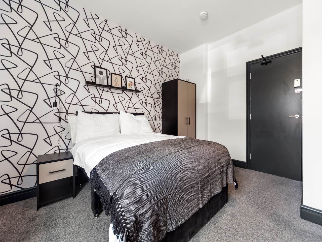 Room Bath Grove in Leeds