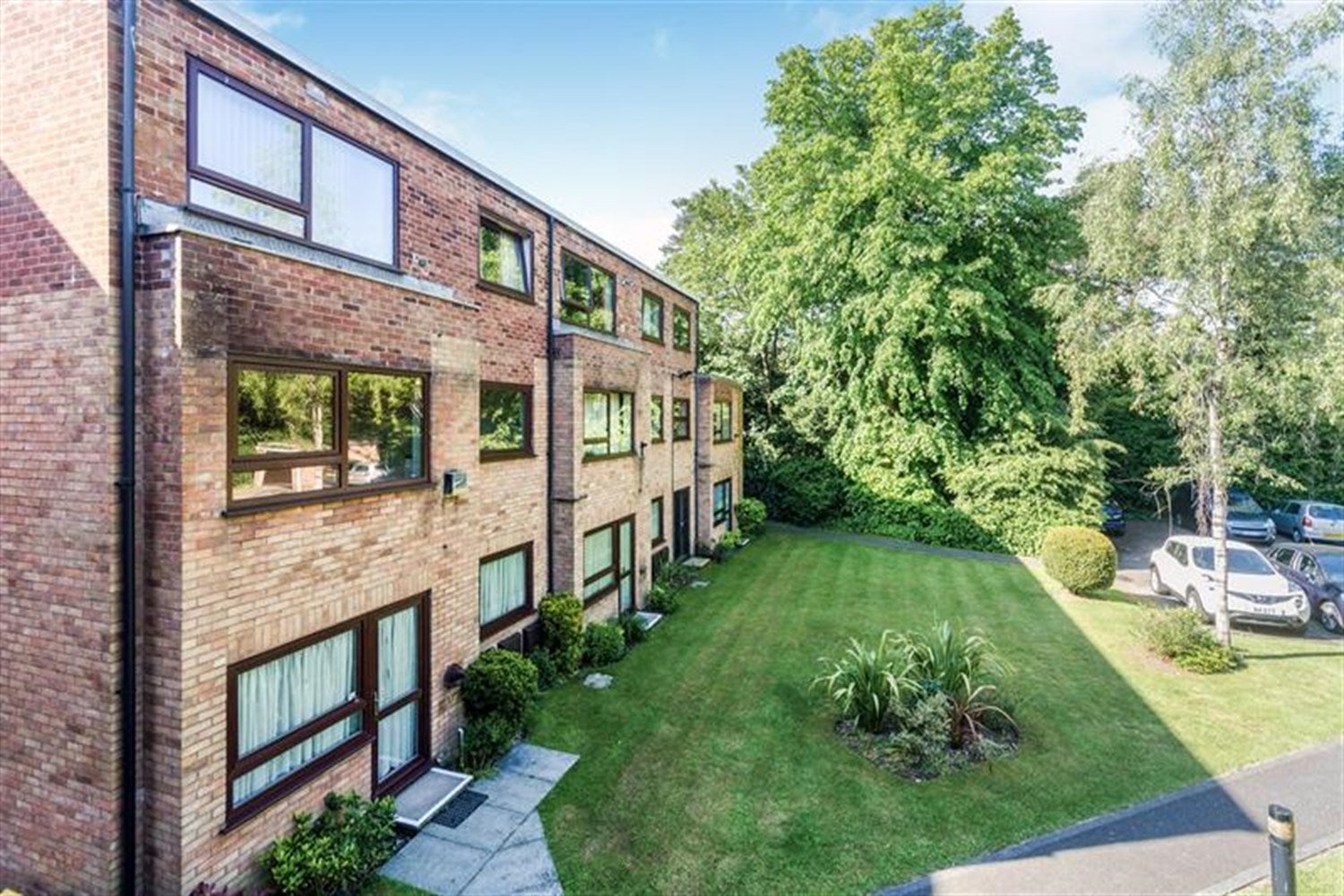 Flat Lansdowne Road in Bournemouth