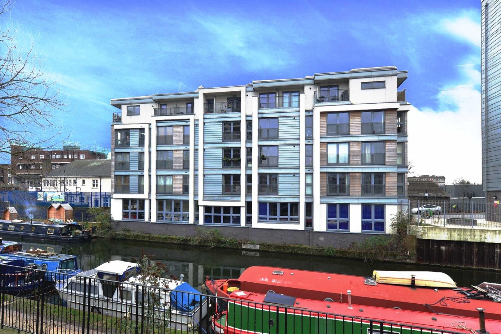 Flat Branch Place in Greater London