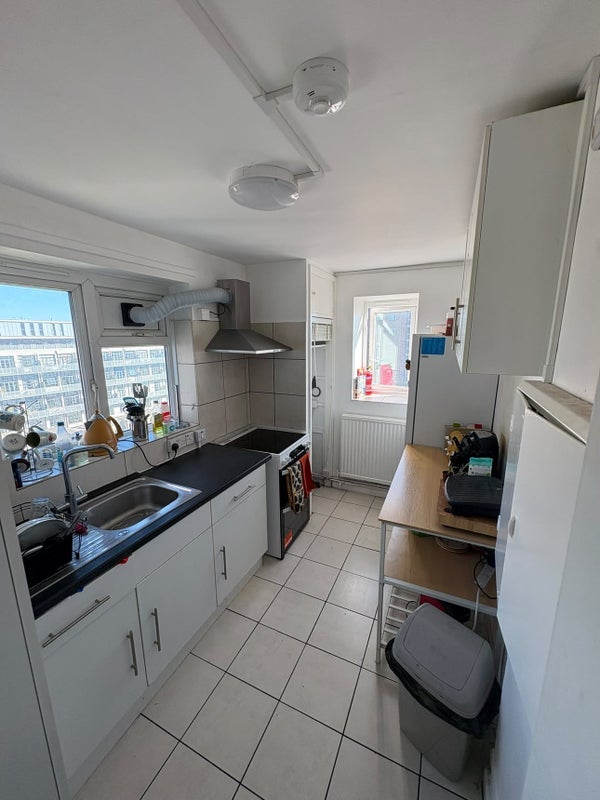 Flat Trelawney Estate in Greater London