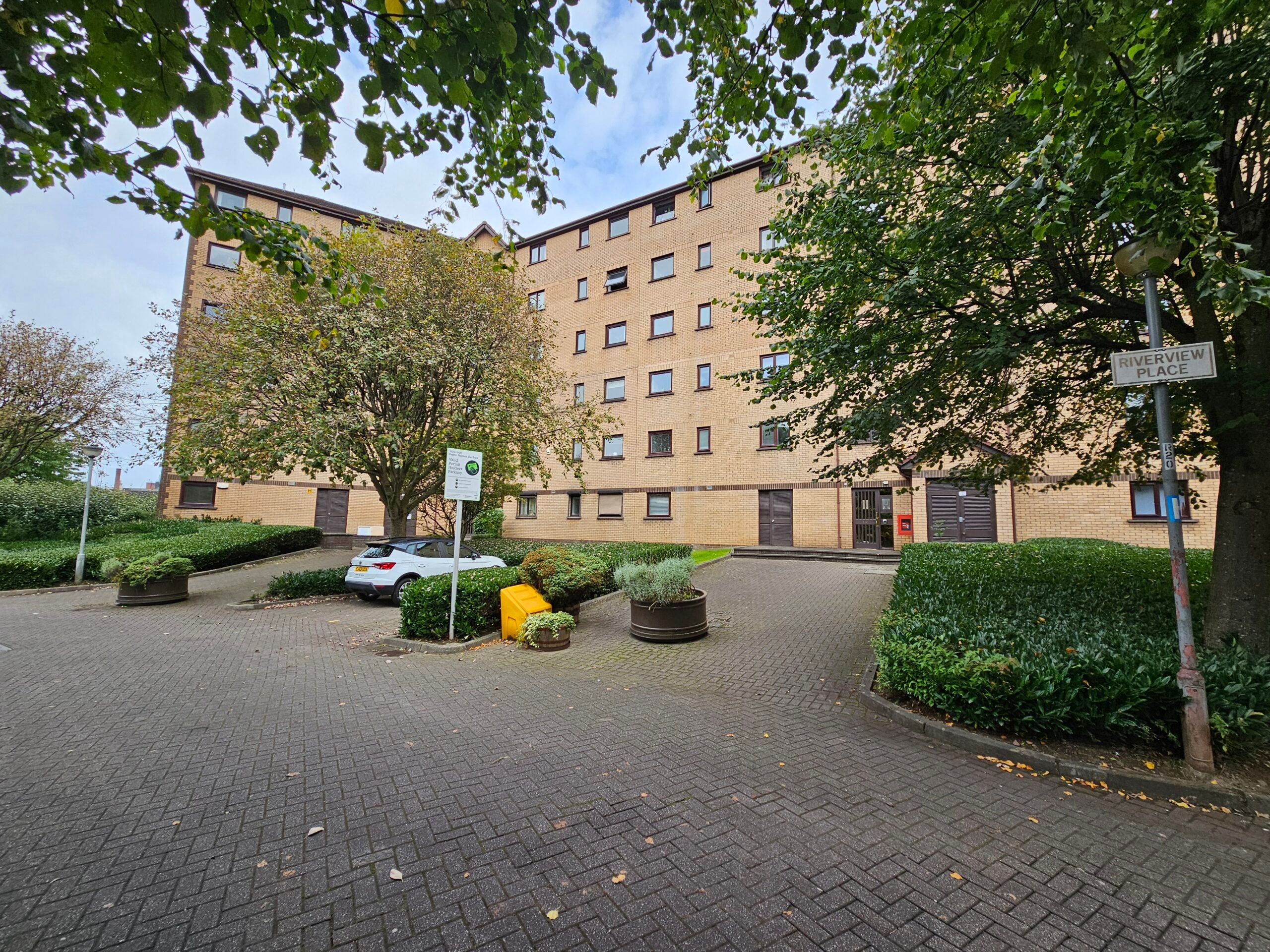 Flat Riverview Place in Glasgow