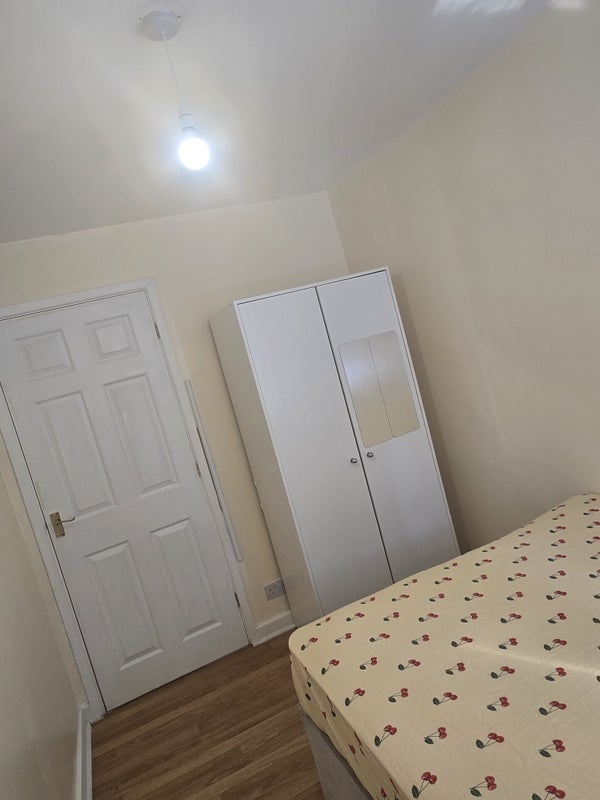 Room Woolwich Road in Sunderland