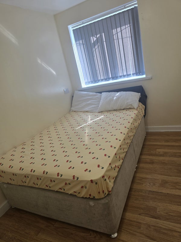 Room Woolwich Road in Sunderland