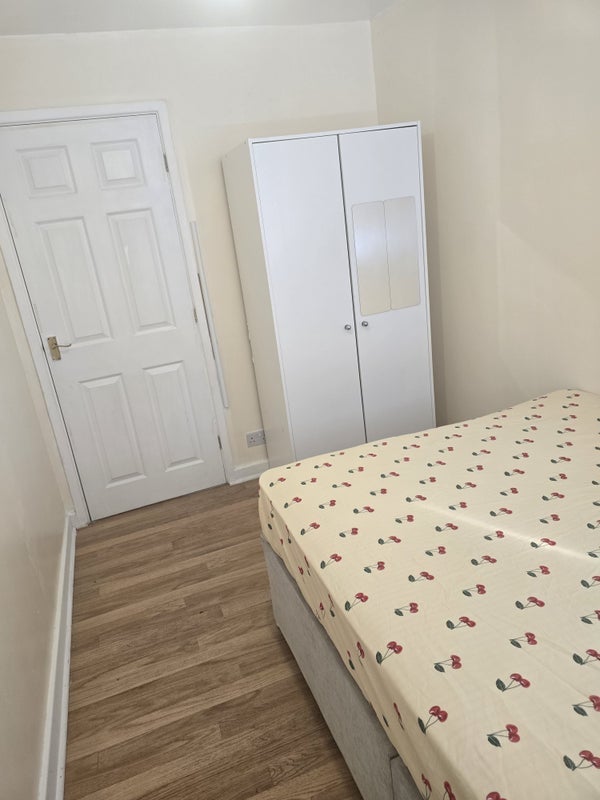 Room Woolwich Road in Sunderland