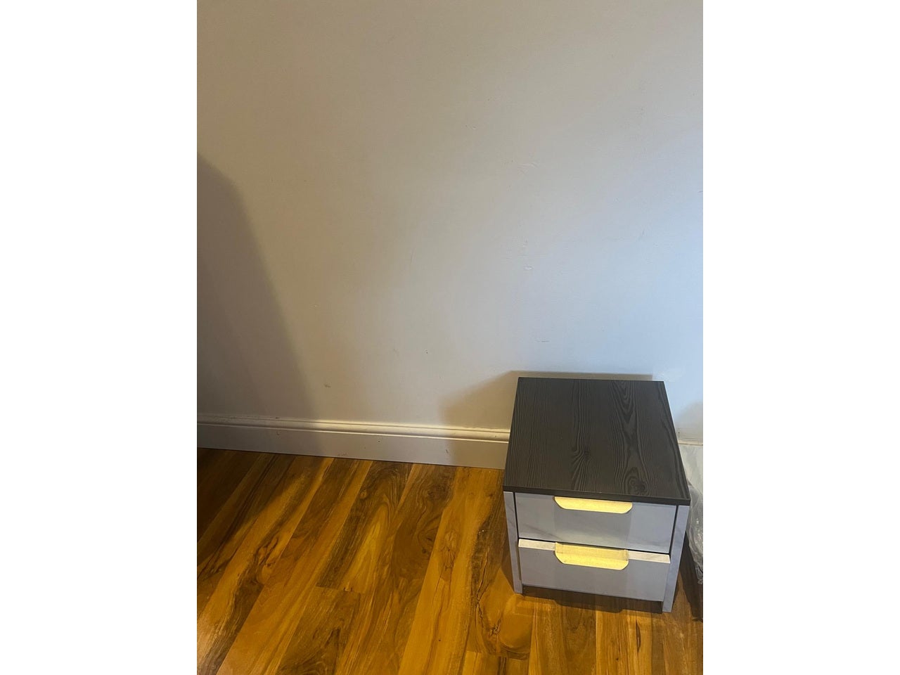 Room Pines Avenue in Greater London