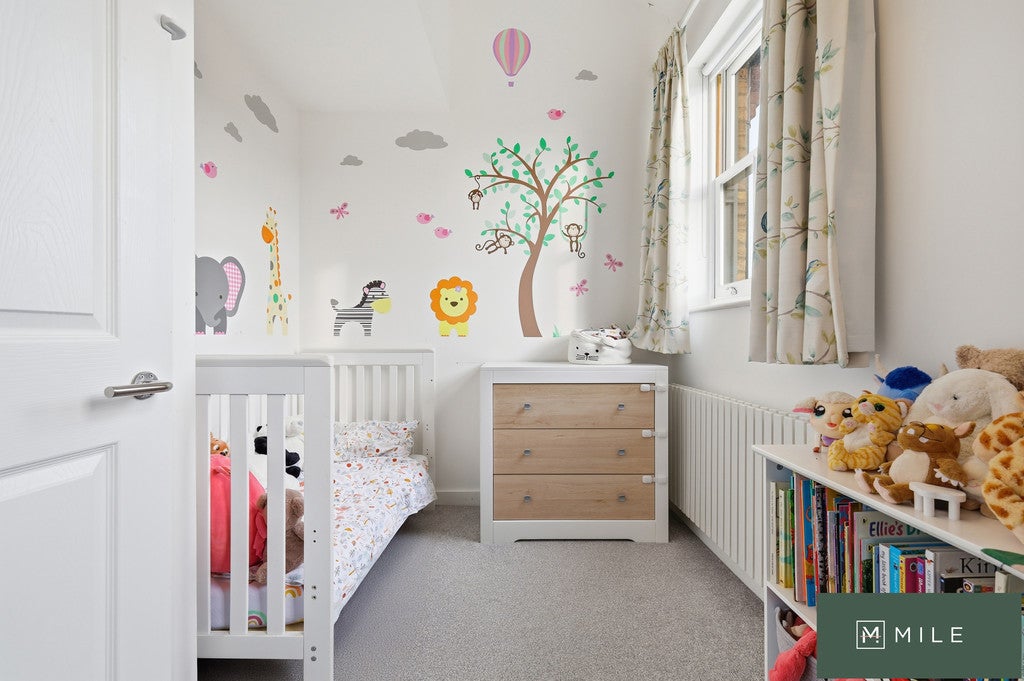 House Allan Way in Greater London