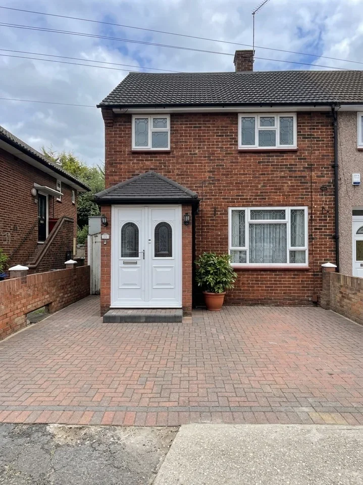 House Alwen Grove in South Ockendon