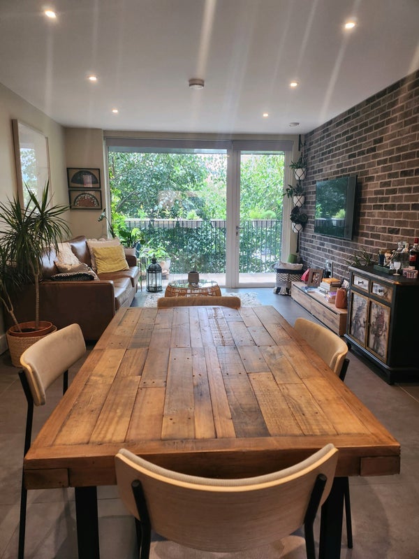 Room Remus Road in Greater London