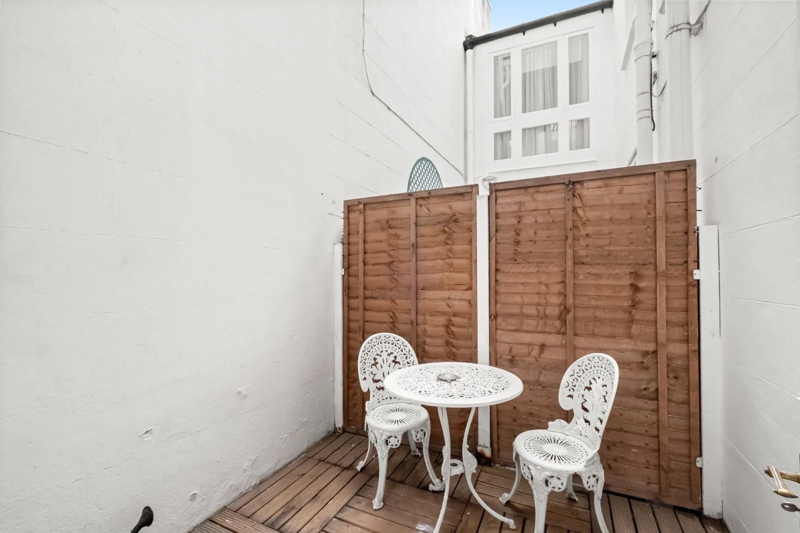 Flat Queen's Gate Mews in Greater London