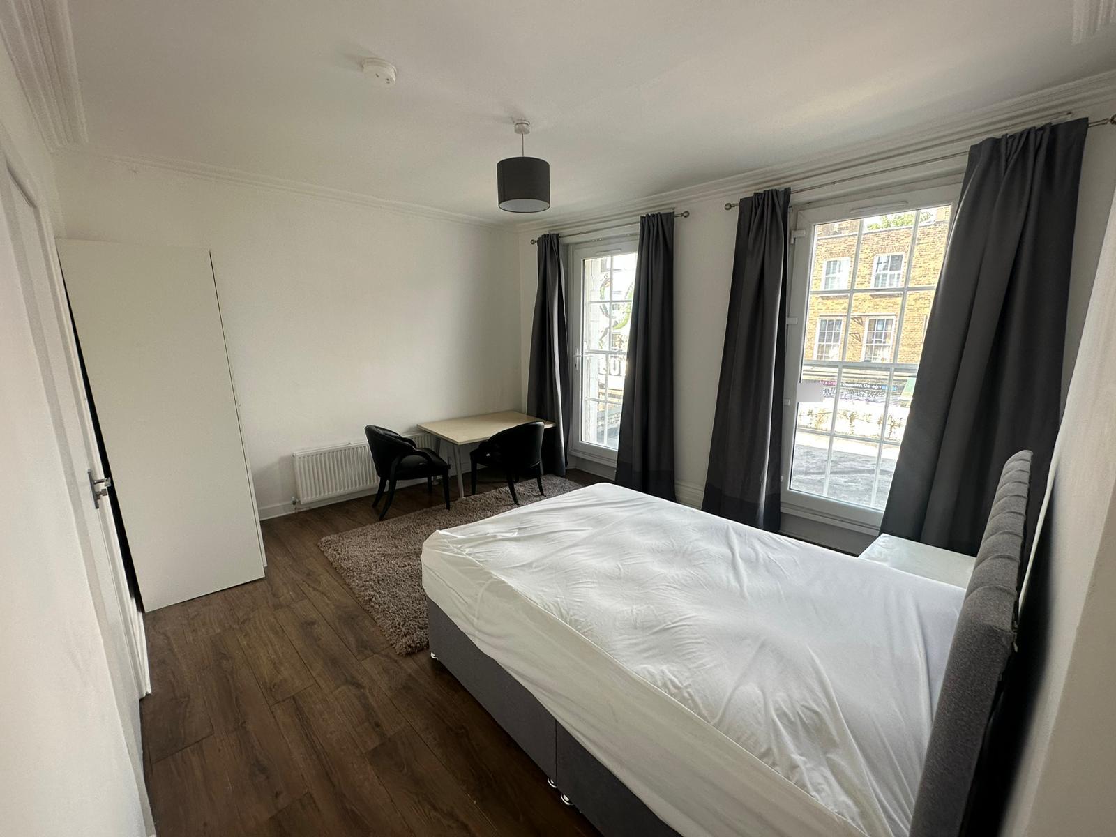 Room Camden High Street in Greater London