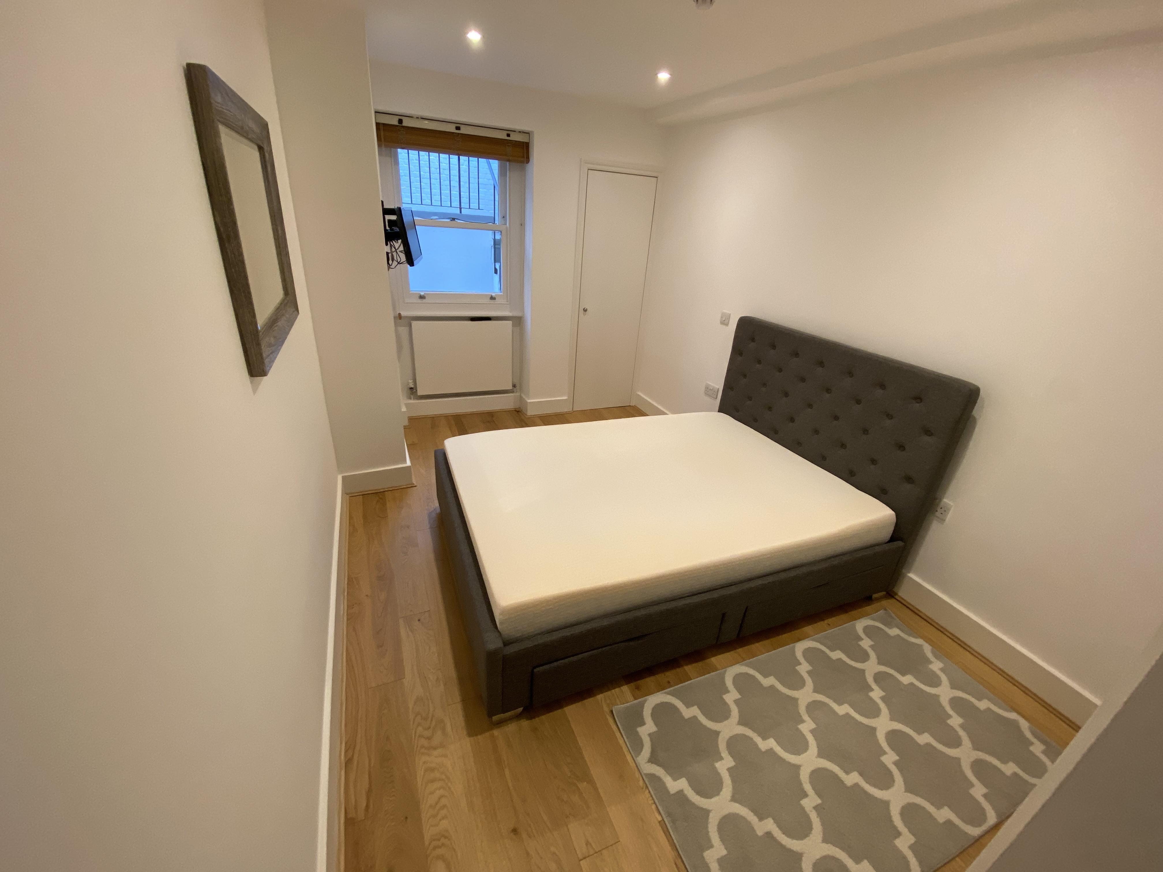 Flat Coleherne Road in Greater London