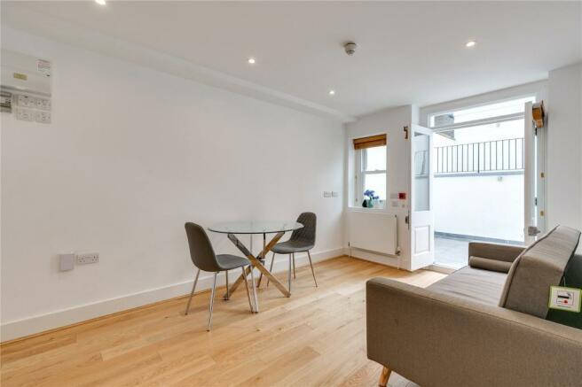 Flat Coleherne Road in Greater London